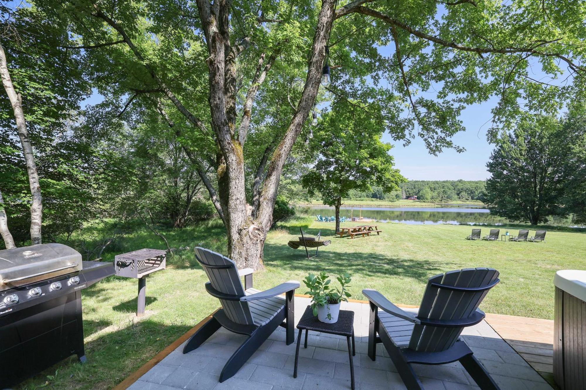 Albrightsville Poconos Brand New Lakefront Oasis 1 Acre, Hottub Gameroom Firepits Talk About Privacy מראה חיצוני תמונה