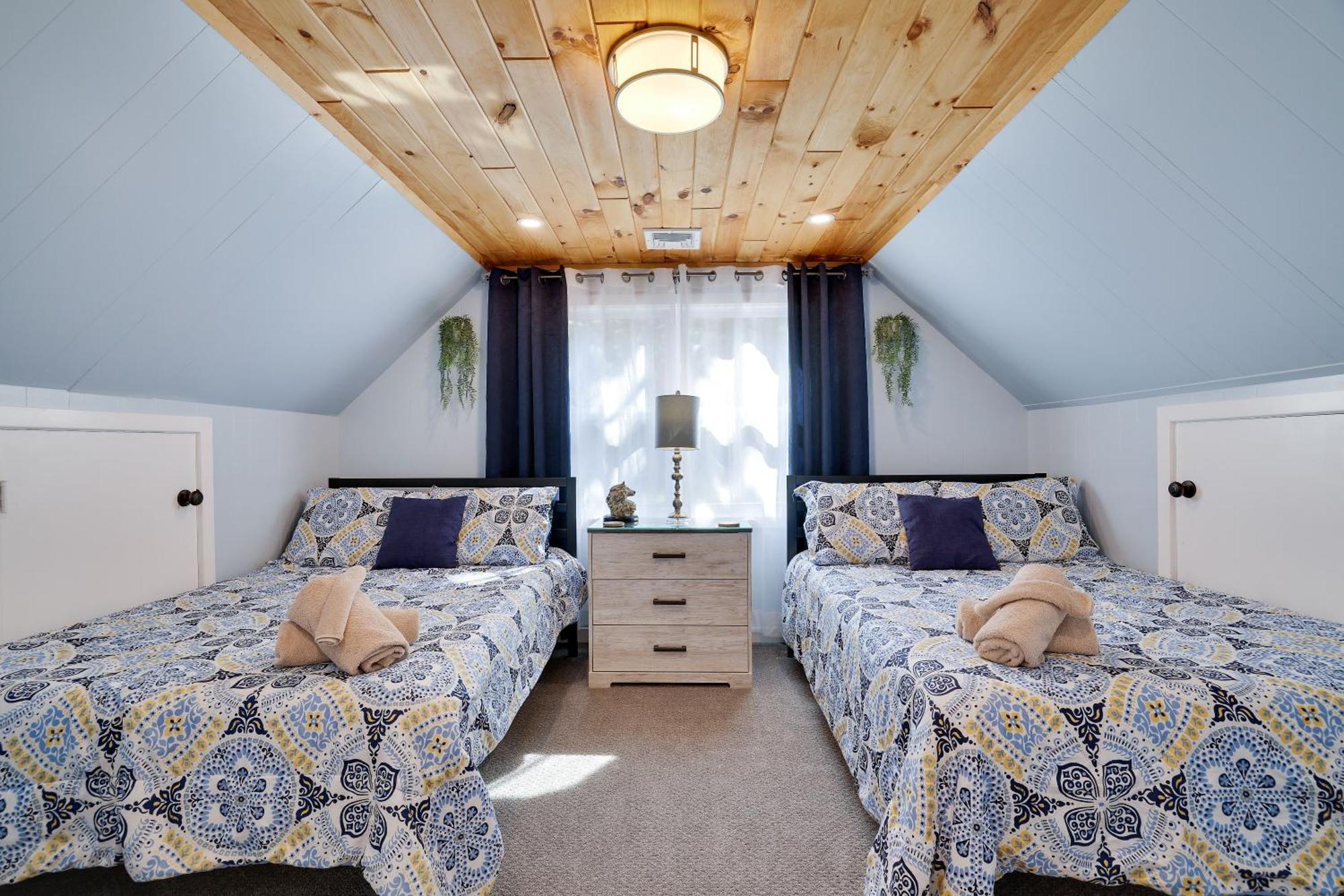 Albrightsville Poconos Brand New Lakefront Oasis 1 Acre, Hottub Gameroom Firepits Talk About Privacy מראה חיצוני תמונה